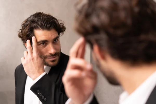 Μεταμόσχευση μαλλιών με την τεχνική Direct FUE σε άνδρα στην Clinique de Monsieur.