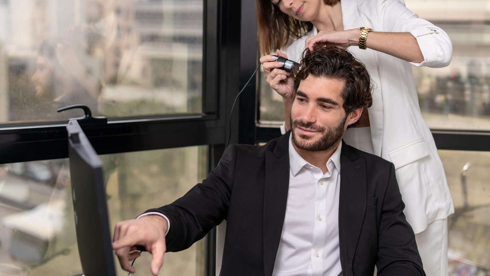 Trichoscopy hair analysis during male hair loss consultation